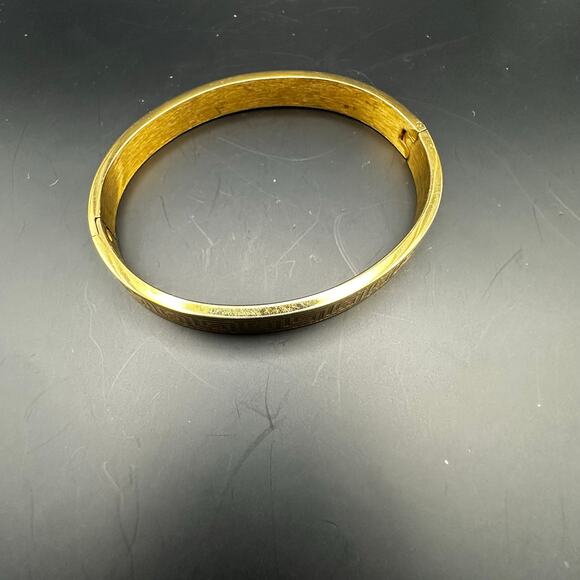 Greek Key Bangle Bracelet Hinge Gold tone Minimalist Casual Jewelry - Picture 3 of 8
